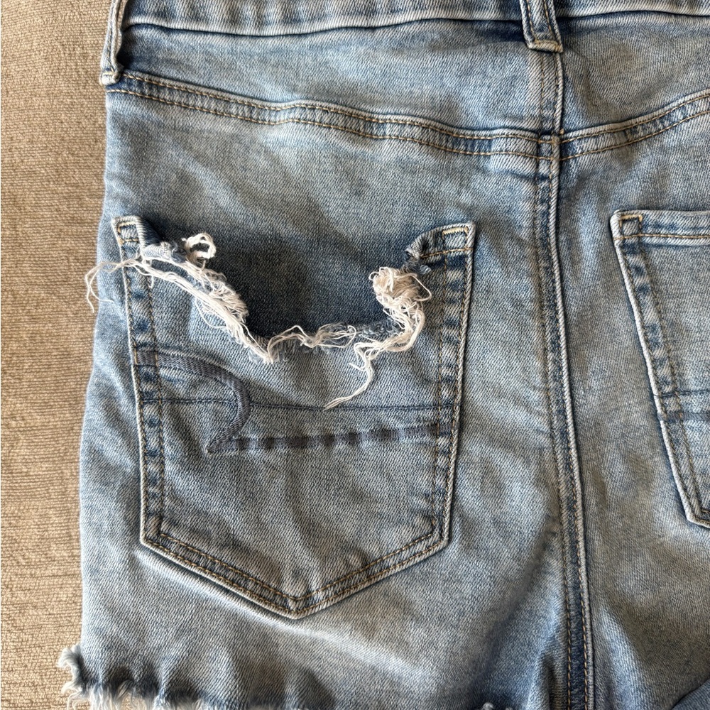 American Eagle women’s stretch curvy high-rise Shorty distressed denim shorts - Picture 5 of 12